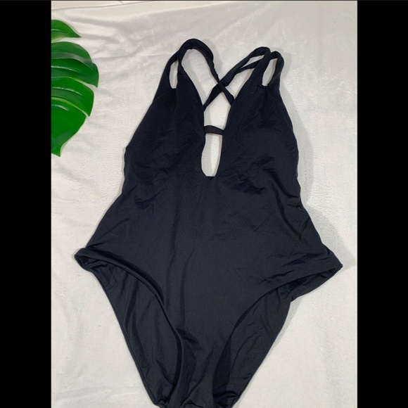 NEW $118 BECCA Split Strap Tie Back One-Piece Swimsuit in Black [ Small ]‎ - Picture 2 of 8